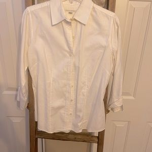 Banana Republic White Button Shirt. Size M. Moderately worn.